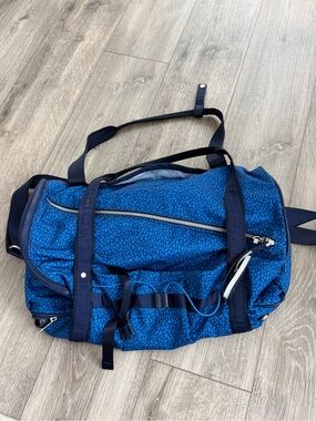 lululemon athletica gym bag with subtle pattern